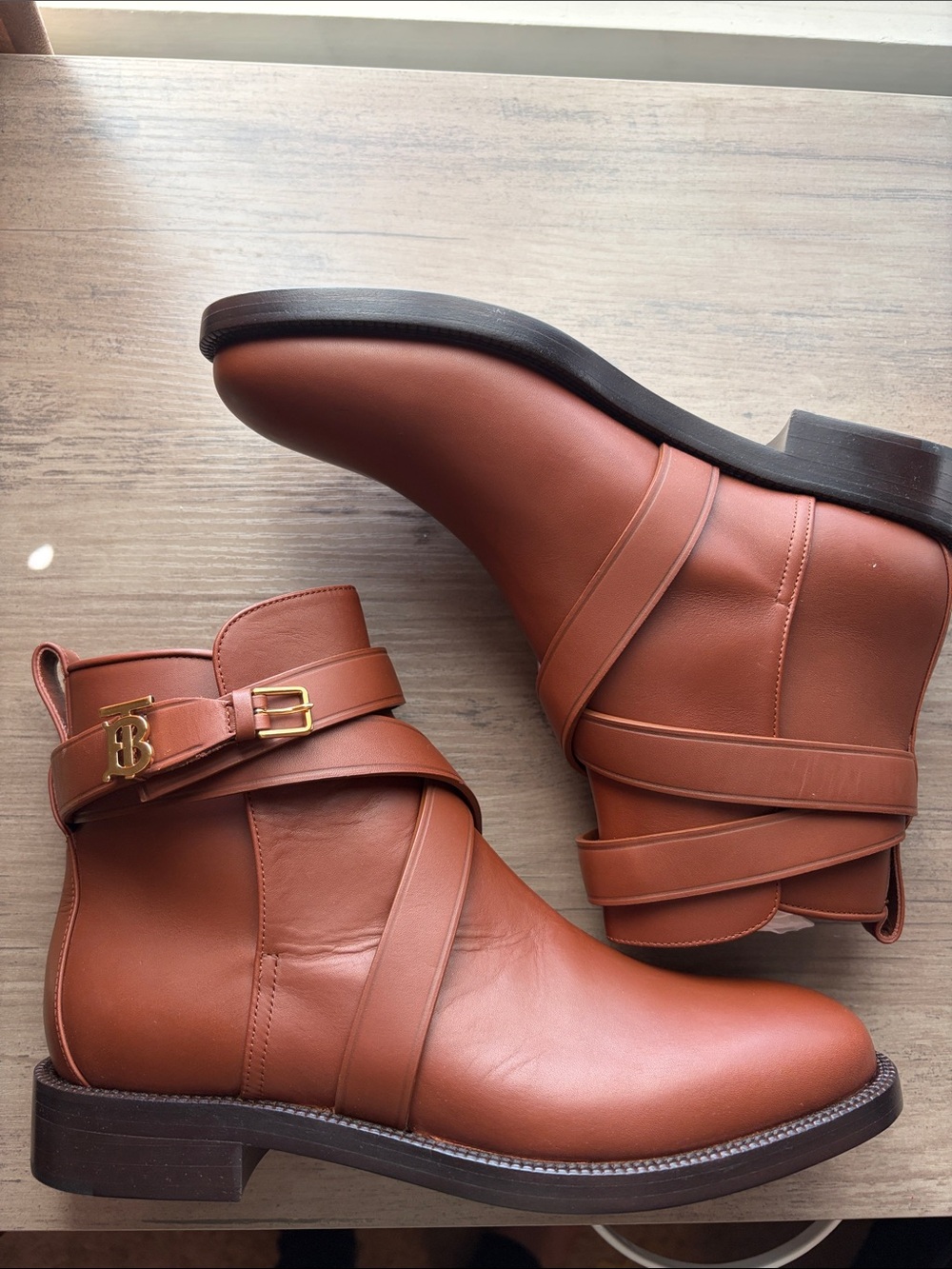 NWT Burberry Pryle TB Tan Leather Ankle Boots size 37